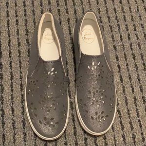 **NEVER WORN** Women’s Jack Rogers slip one.